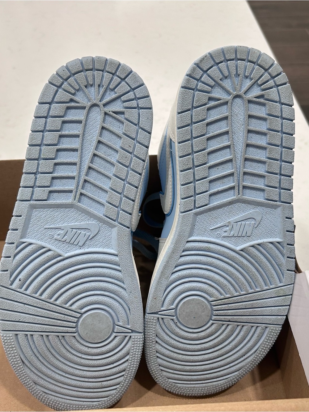 Nike Air Jordan 1 Low SE Reverse Ice Blue White Aluminum Women’s 7.5 w/ Box - Picture 6 of 6